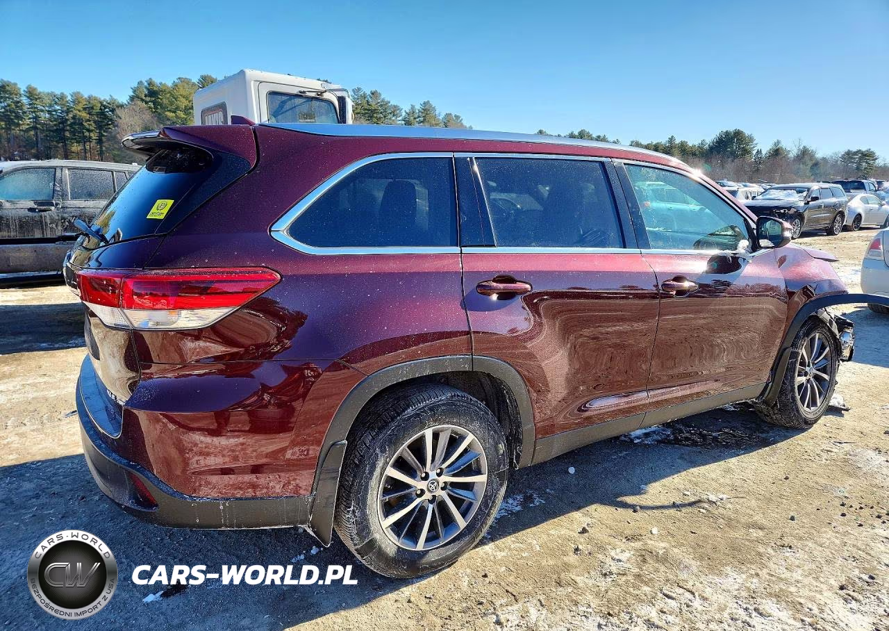 2019 Toyota Highlander Xle VIN:5TDJZRFH4KS959316 - 3