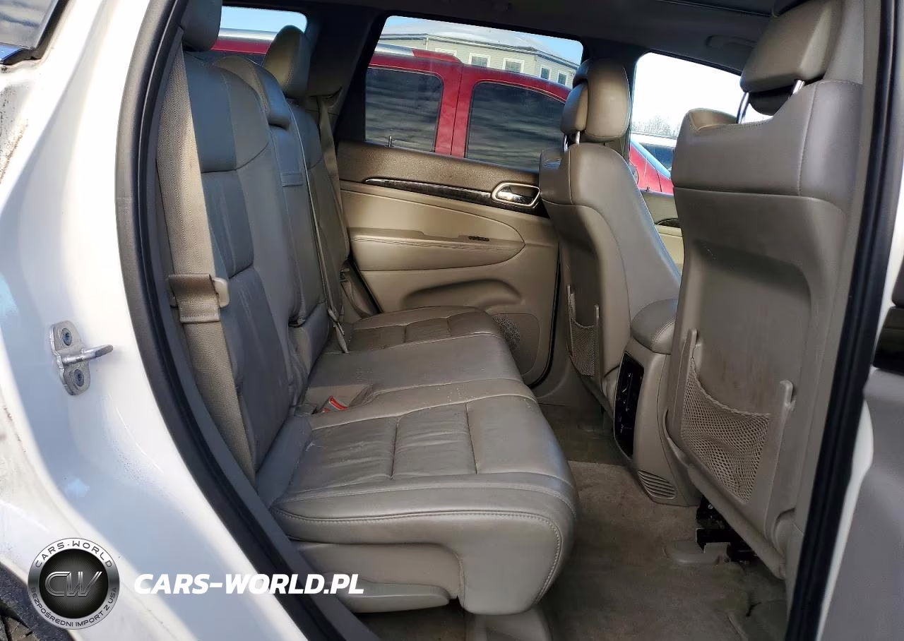 2012 Jeep Grand Cherokee Laredo VIN:1C4RJFAT7CC211747 - 11