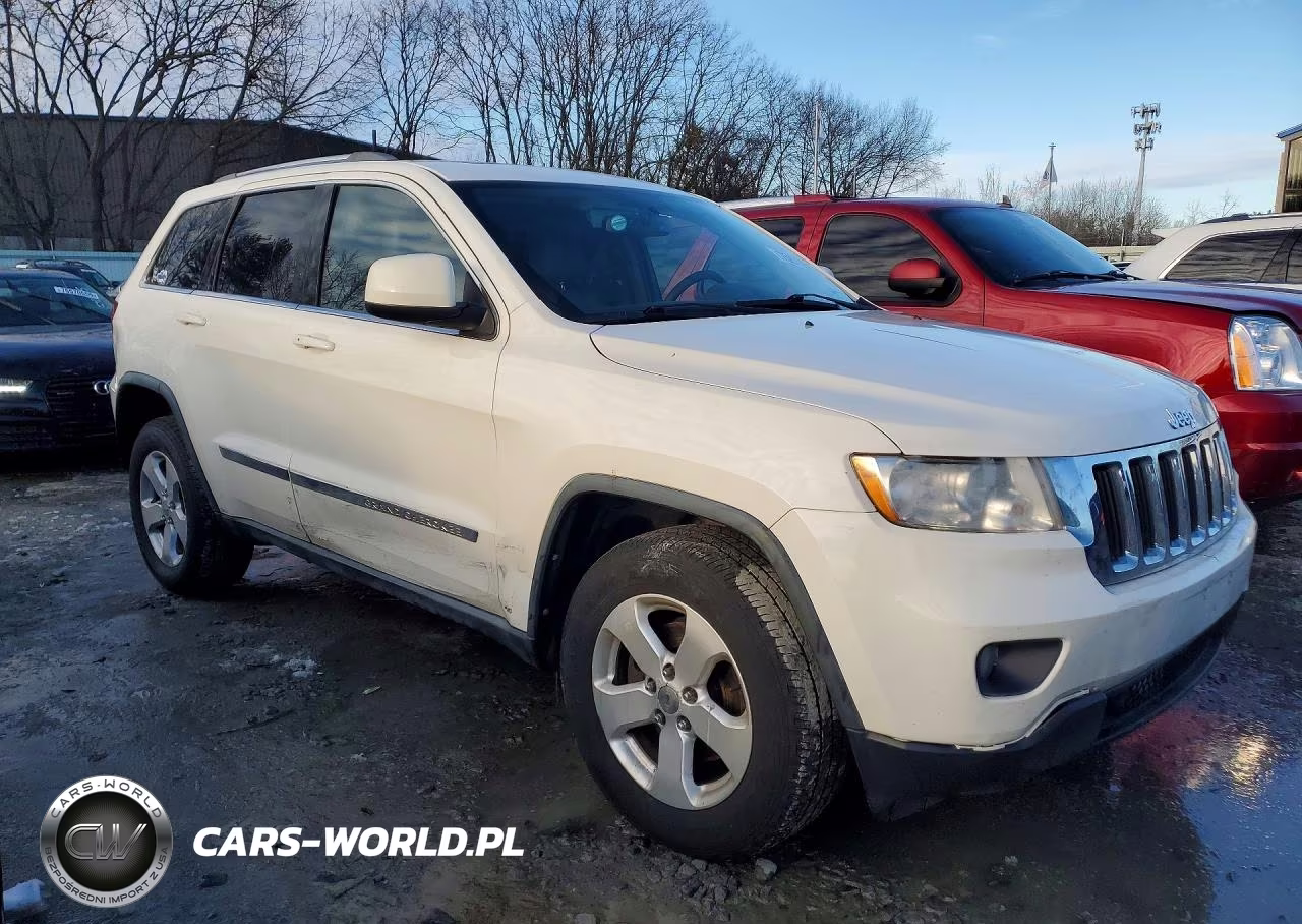 2012 Jeep Grand Cherokee Laredo VIN:1C4RJFAT7CC211747 - 4