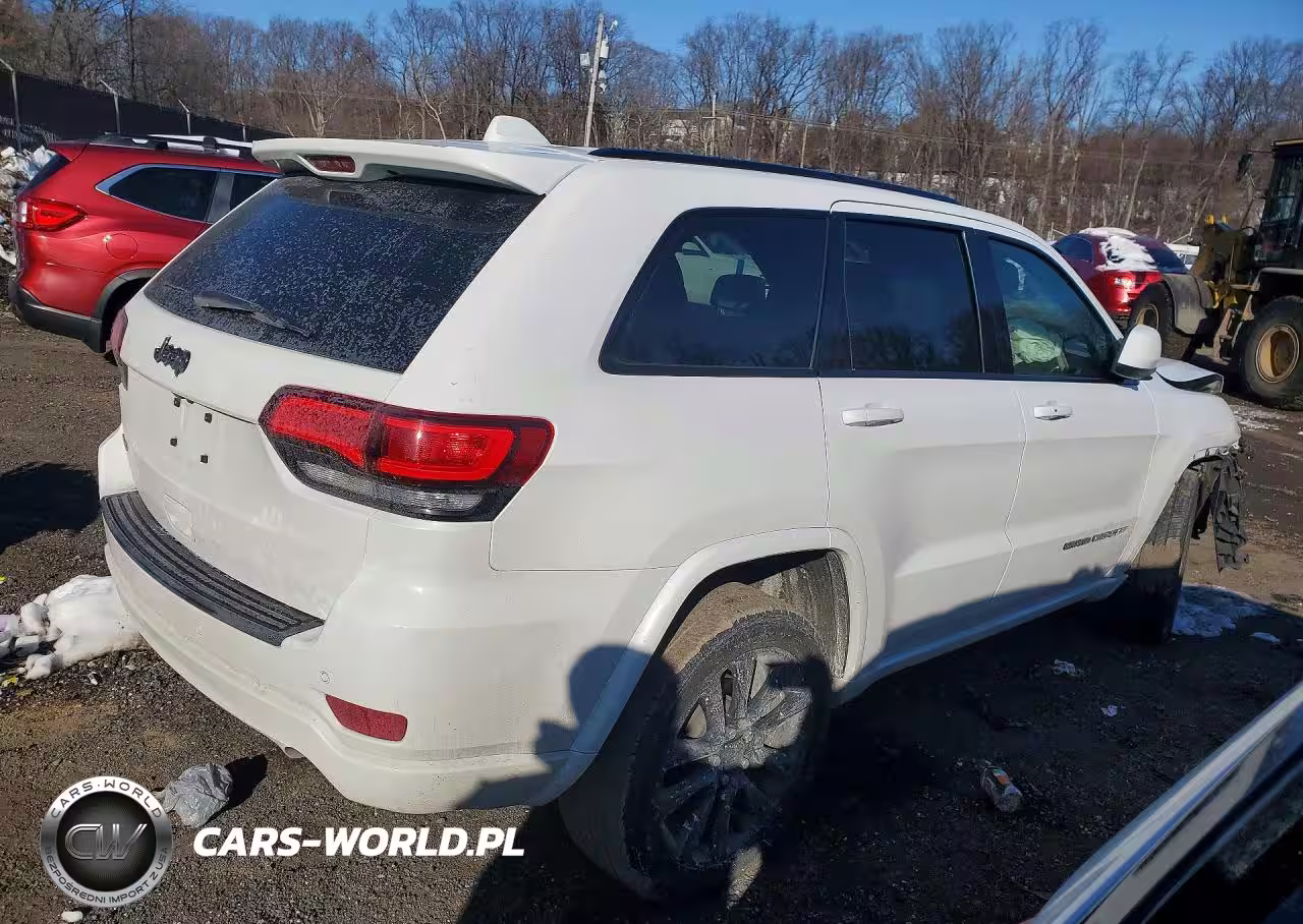 2020 Jeep Grand Cherokee Laredo VIN:1C4RJFAGXLC377621 - 3