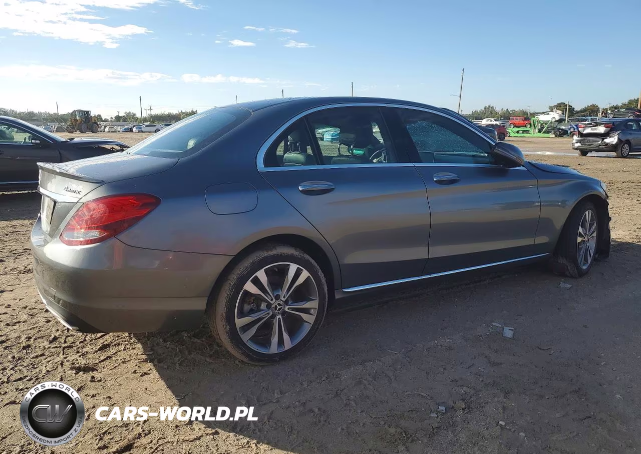 2018 Mercedes-Benz C 300 4Matic VIN:55SWF4KB5JU278876 - 3