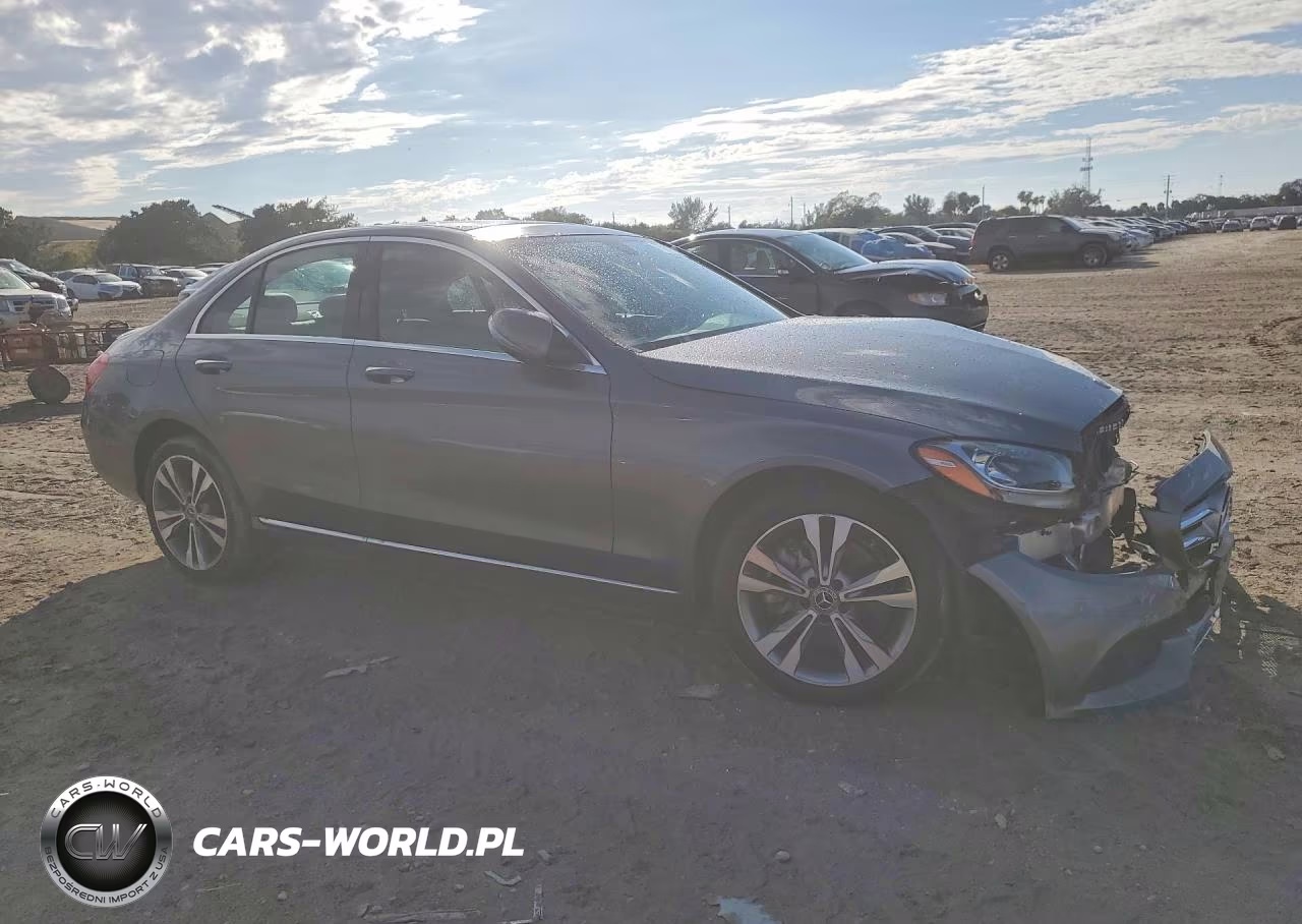 2018 Mercedes-Benz C 300 4Matic VIN:55SWF4KB5JU278876 - 4
