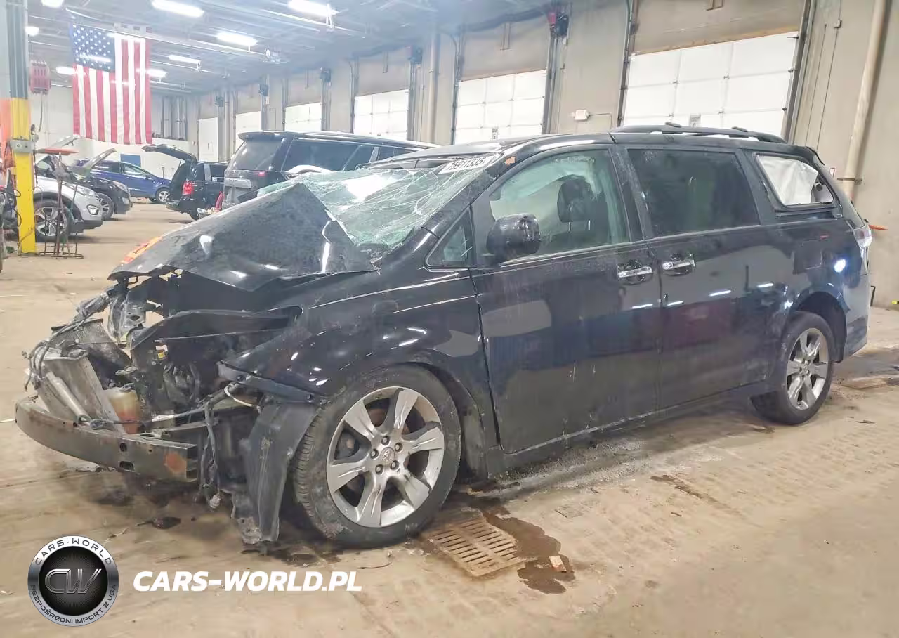 2014 Toyota Sienna Sport