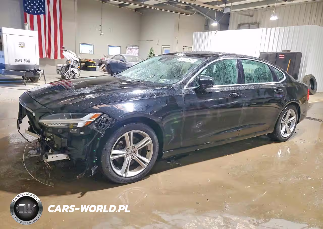 2018 Volvo S90 T5 Momentum