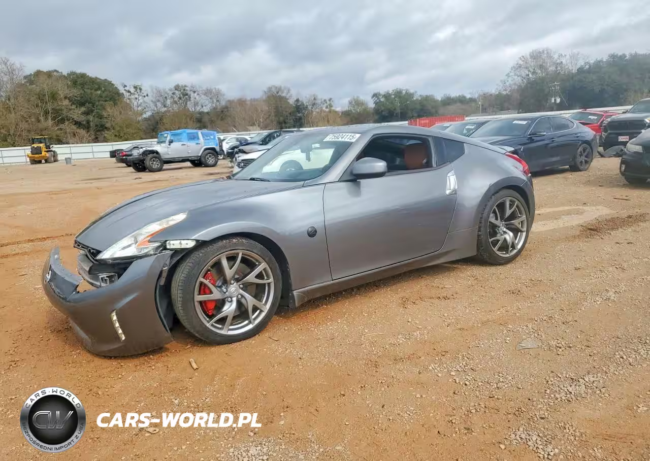 2014 Niss 370Z Base