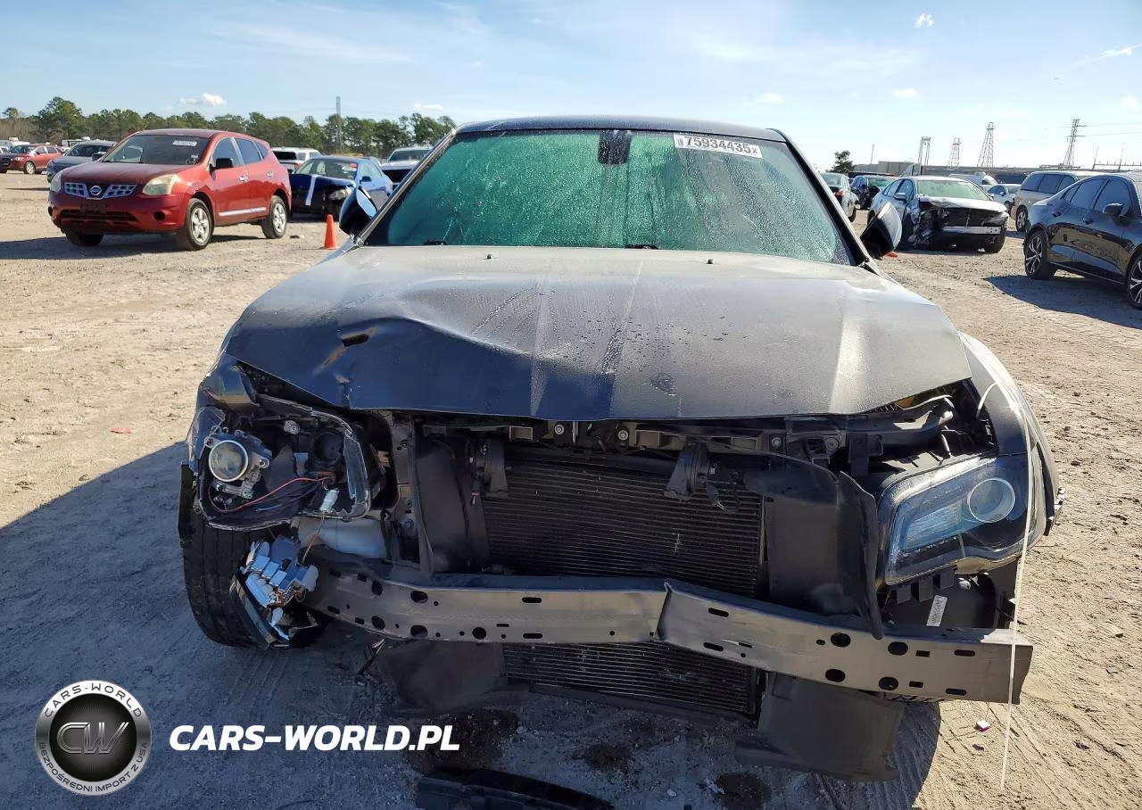 2020 Chrysler 300 Touring VIN:2C3CCAAG2LH201067 - 5