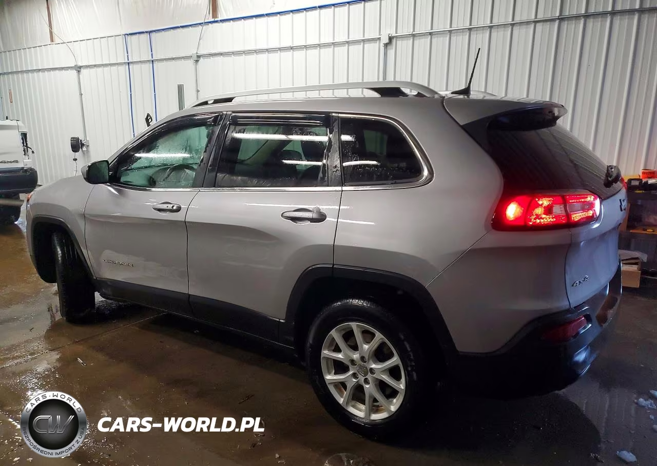 2018 Jeep Cherokee Latitude Plus VIN:1C4PJMLB3JD601509 - 2