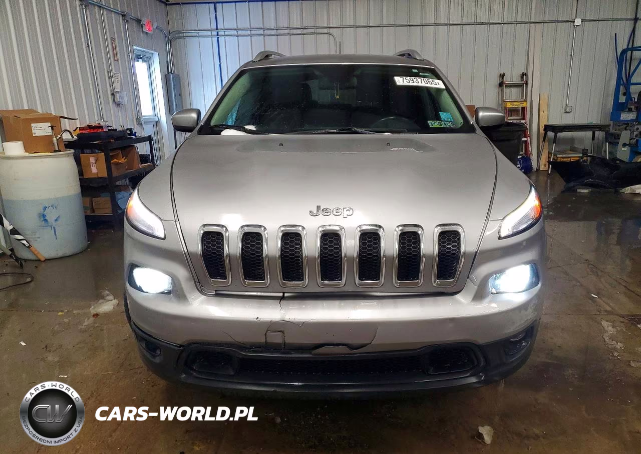 2018 Jeep Cherokee Latitude Plus VIN:1C4PJMLB3JD601509 - 5