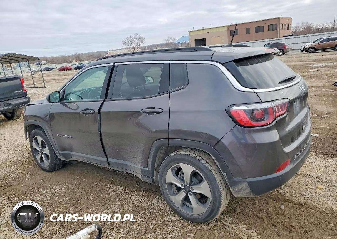 2018 Jeep Compass Latitude VIN:3C4NJCBB1JT182122 - 2