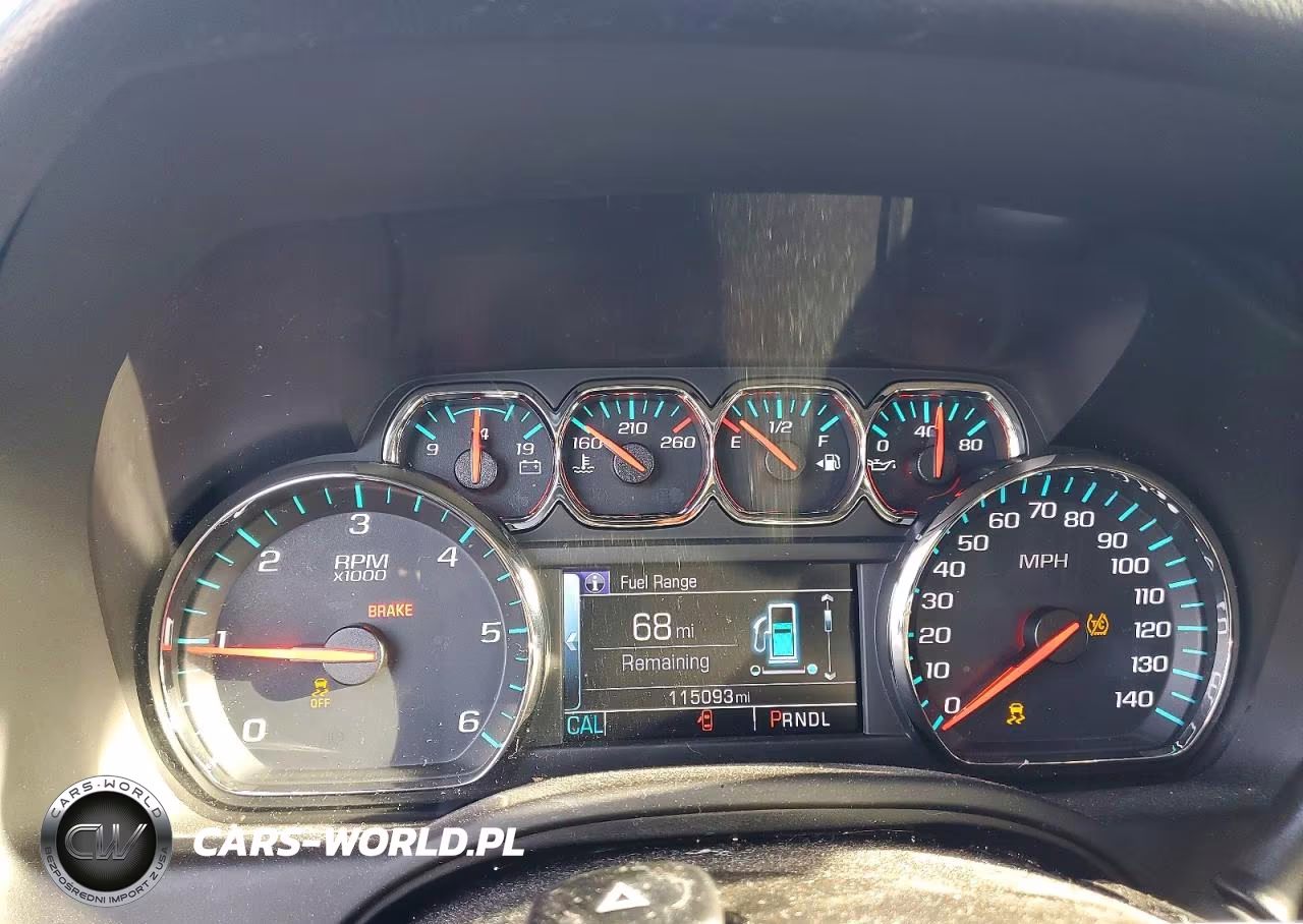 2018 Chev Suburban K1500 Ls VIN:1GNSKGKC7JR261410 - 9