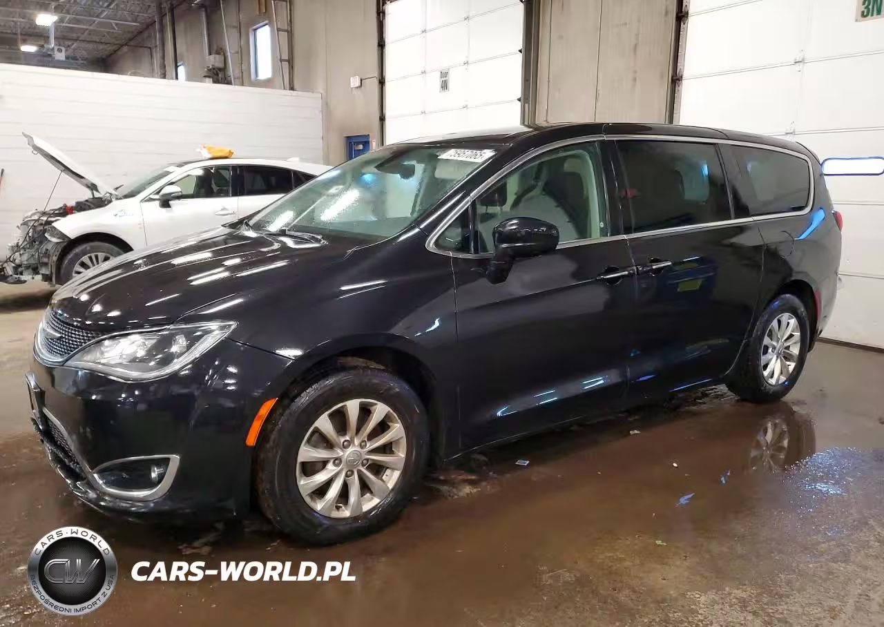 2018 Chrysler Pacifica Touring Plus