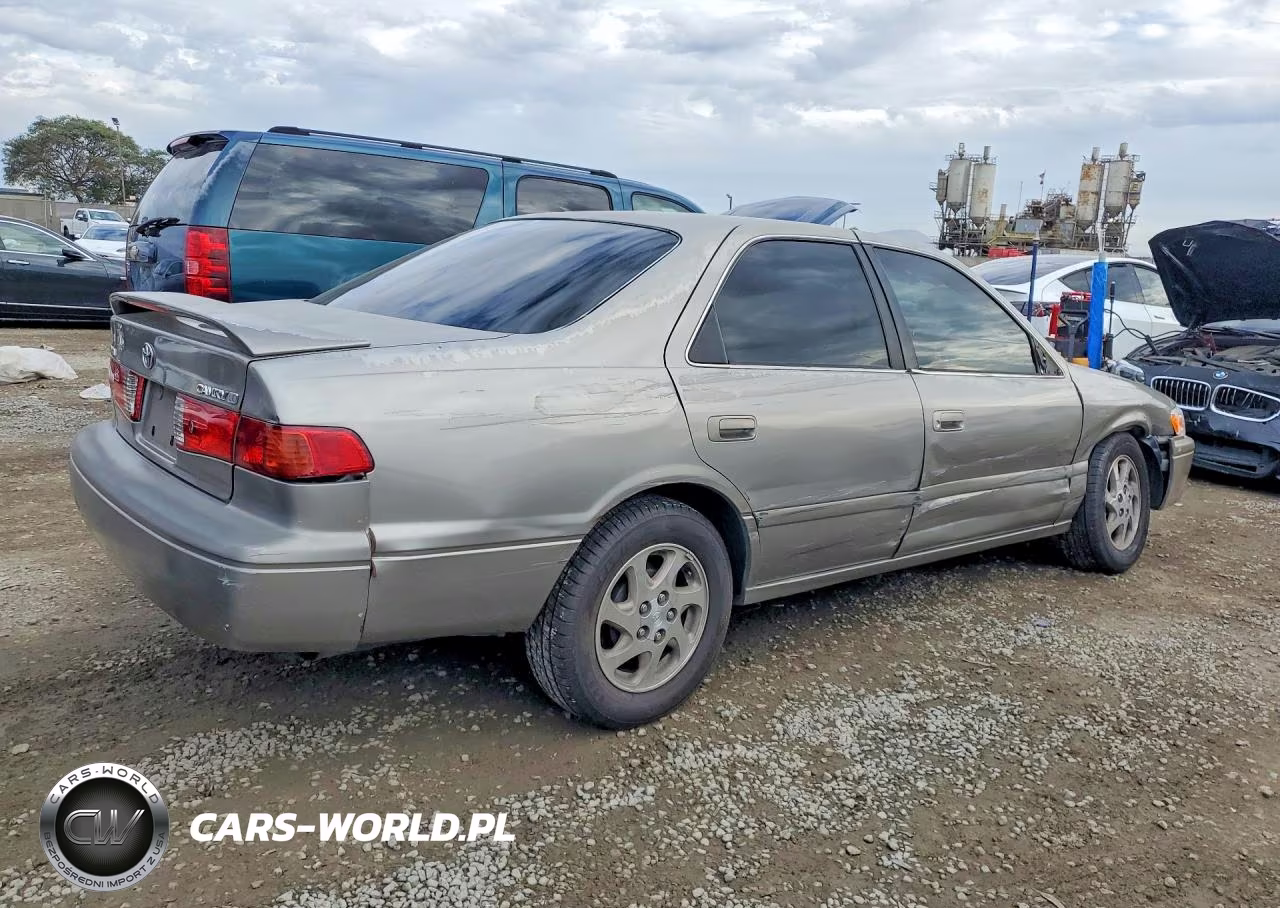 2000 Toyota Camry Le VIN:JT2BG28KXY0484916 - 3