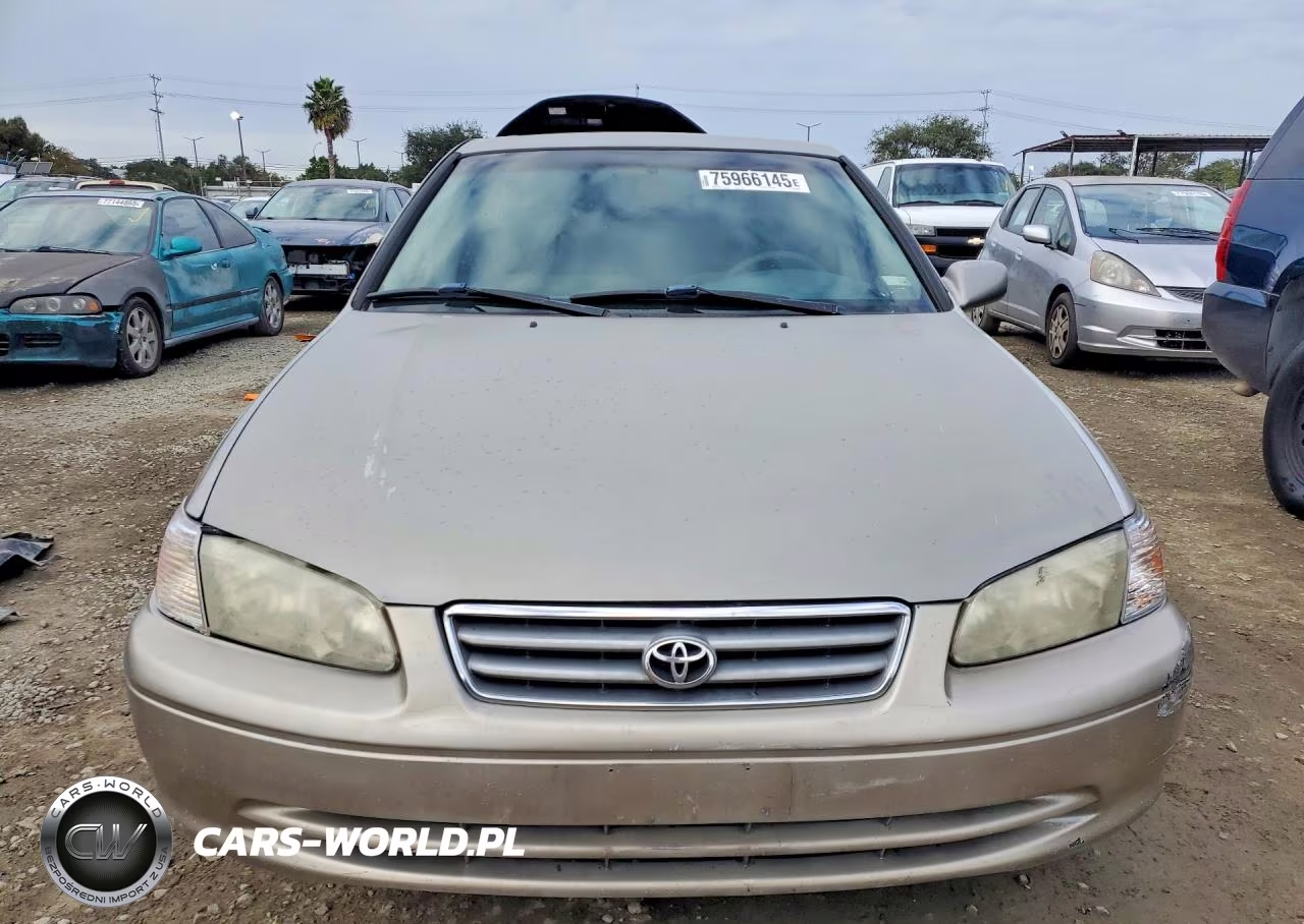 2000 Toyota Camry Le VIN:JT2BG28KXY0484916 - 5