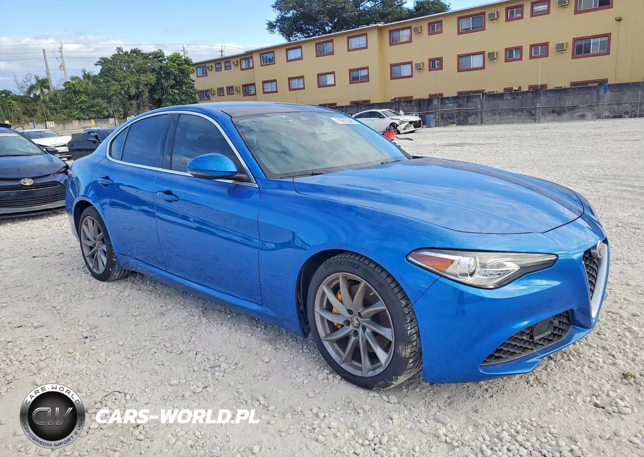 2021 Alfa Romeo Giulia Ti VIN:ZARFAMBN7M7649272 - 4