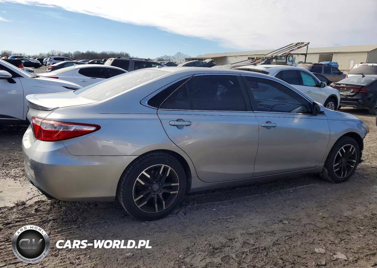 2017 Toyota Camry Le VIN:4T1BF1FK3HU660250 - 3