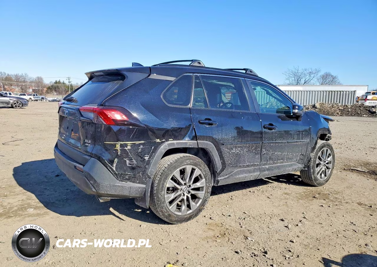 2023 Toyota Rav4 Xle Premium VIN:2T3A1RFV3PC344048 - 3