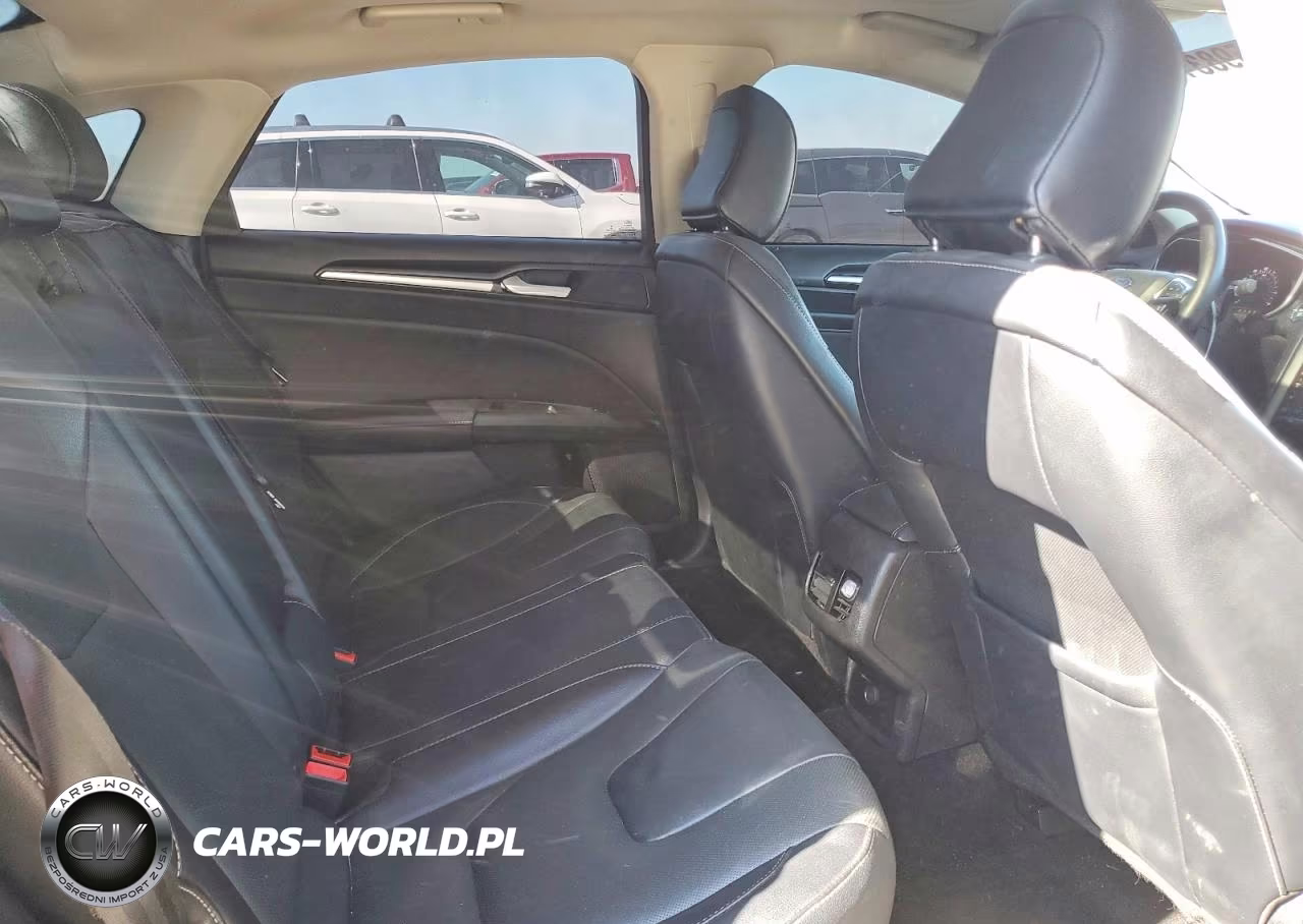 2020 Ford Fusion Titanium VIN:3FA6P0D92LR133237 - 10