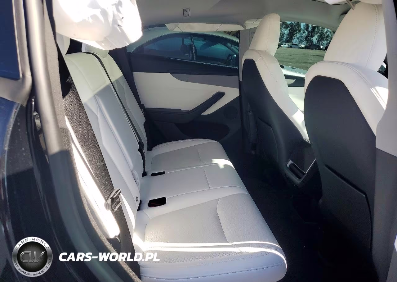 2026 Tesla Model Y VIN:7SAYGDEE2TA496726 - 10