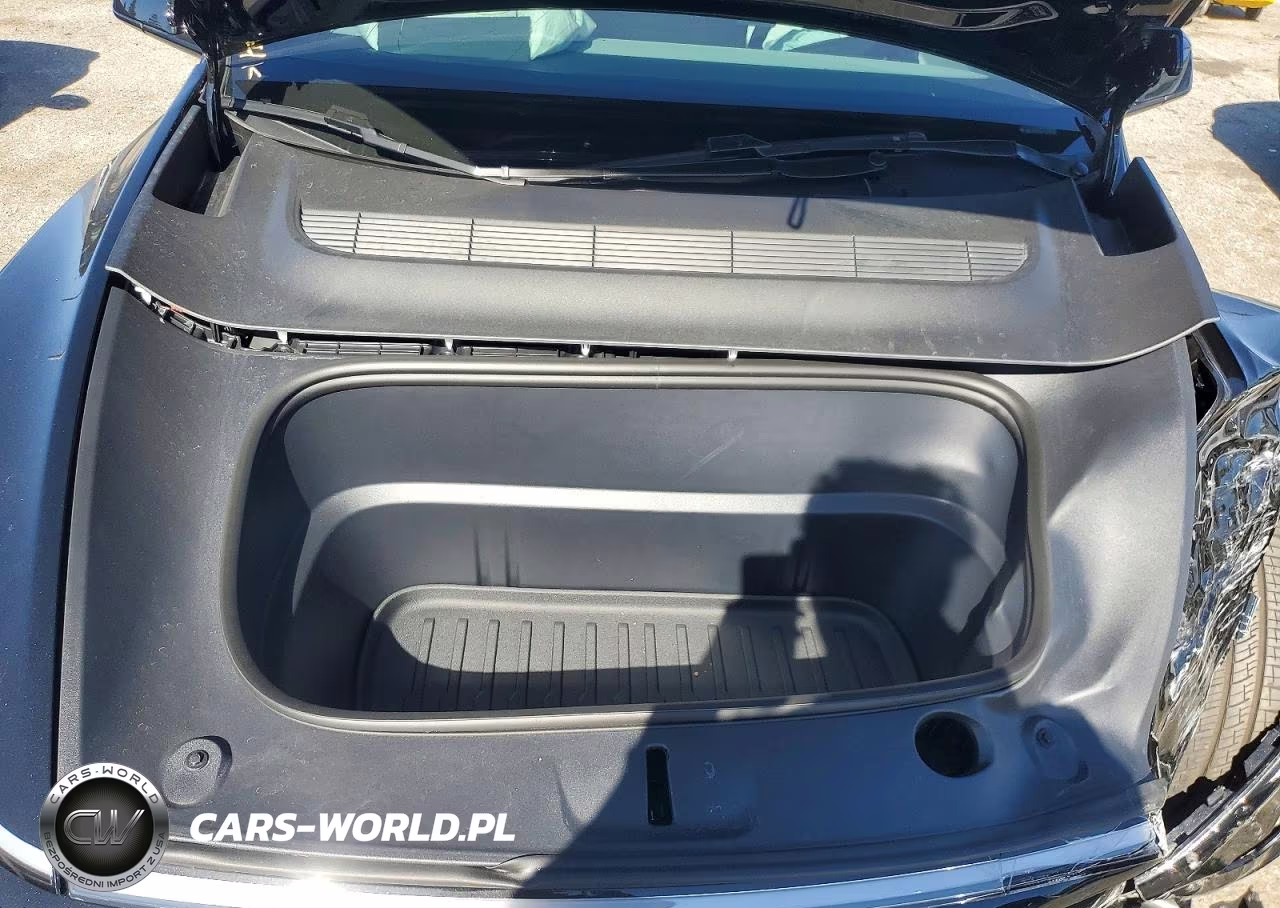 2026 Tesla Model Y VIN:7SAYGDEE2TA496726 - 11
