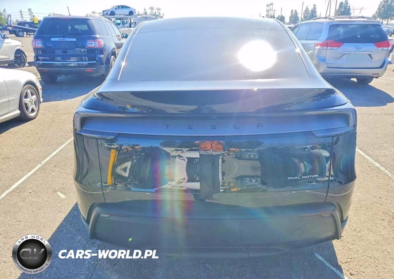 2026 Tesla Model Y VIN:7SAYGDEE2TA496726 - 6