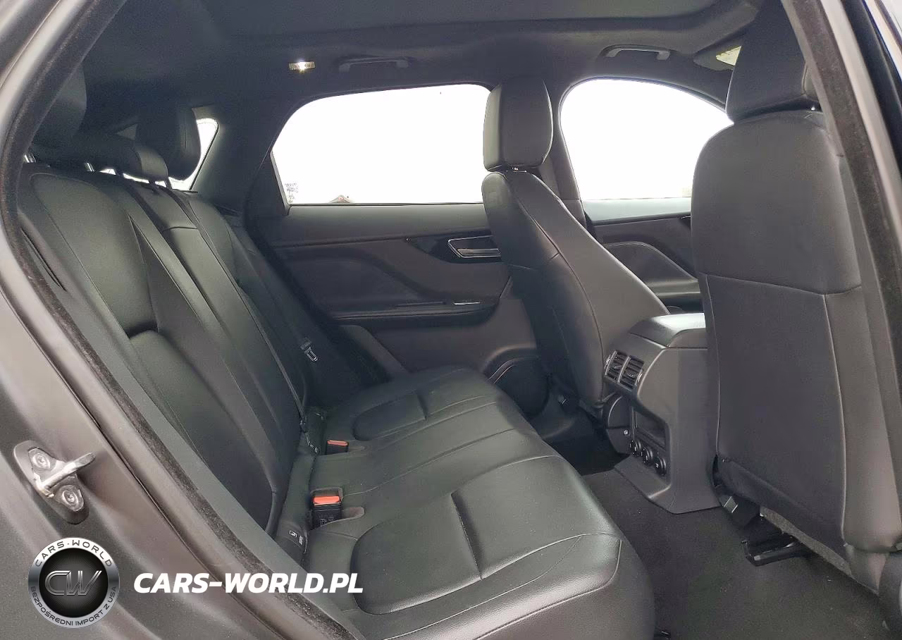 2020 Jaguar F-Pace Premium VIN:SADCJ2FX9LA618303 - 11