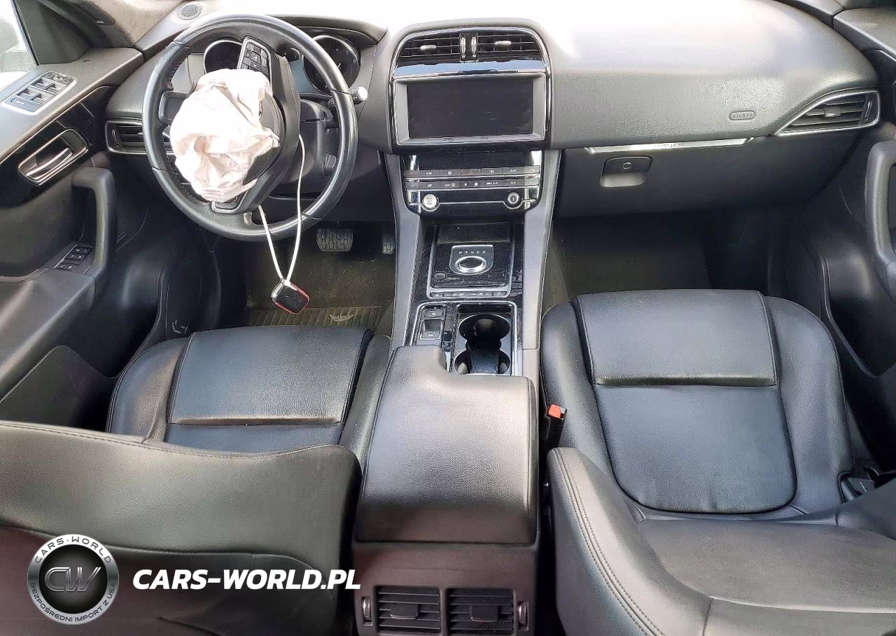2020 Jaguar F-Pace Premium VIN:SADCJ2FX9LA618303 - 8