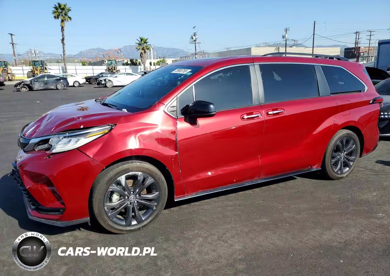 2023 Toyota Sienna Xse