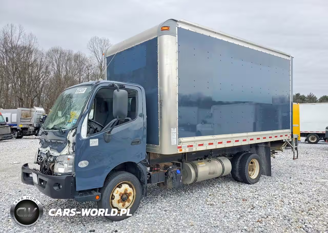 2020 Hino 195 Box Truck