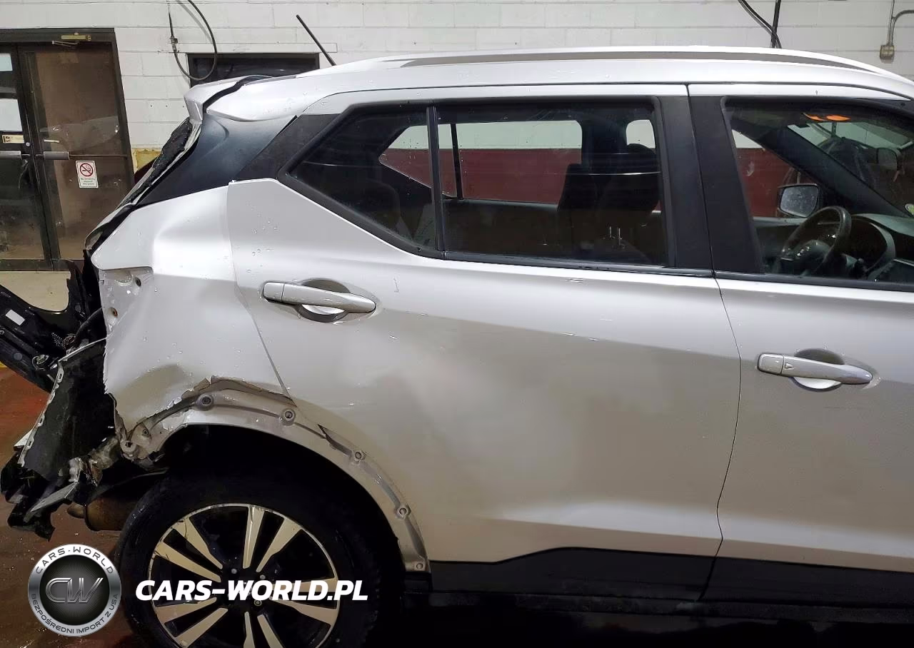 2019 Nissan Kicks S VIN:3N1CP5CU5KL503827 - 11