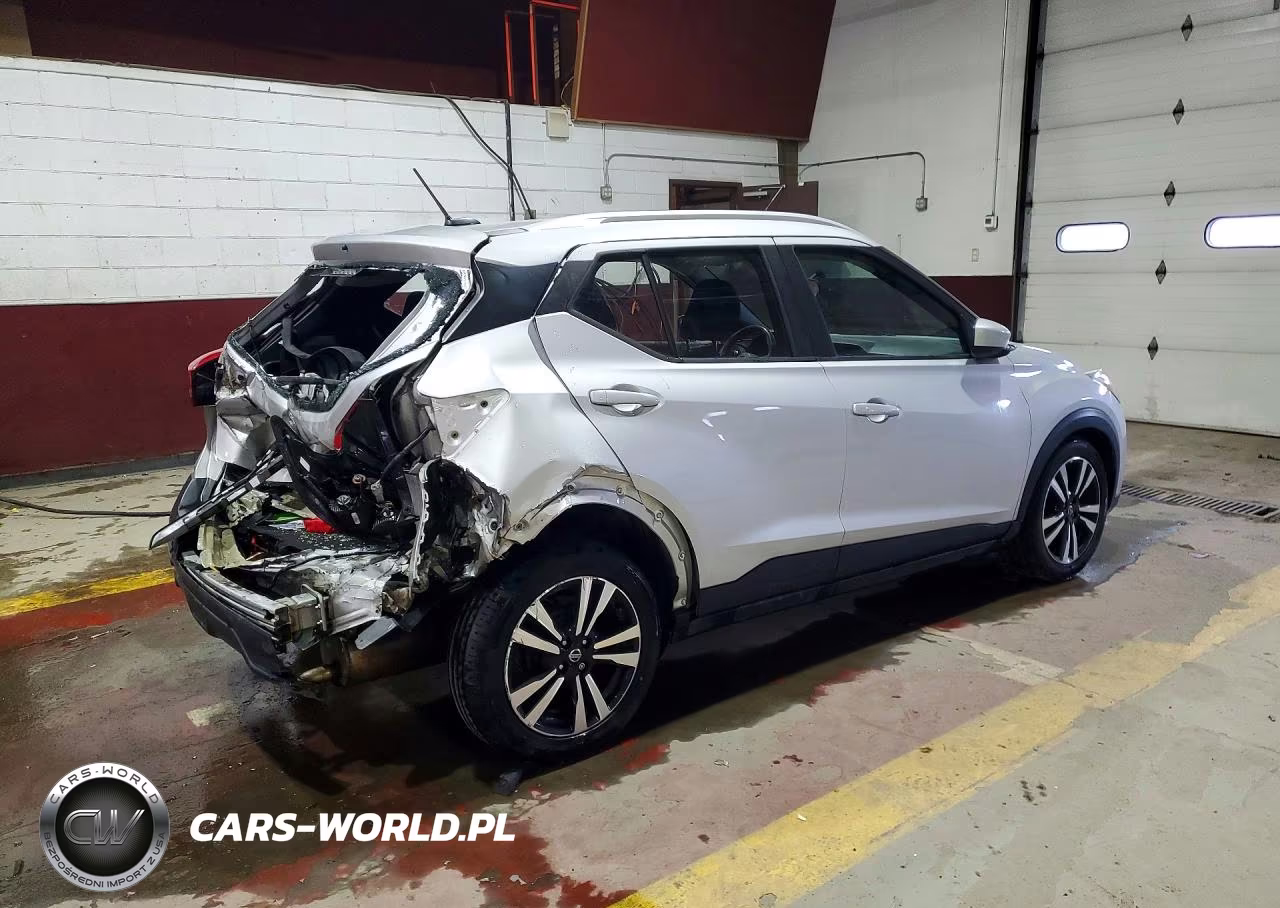 2019 Nissan Kicks S VIN:3N1CP5CU5KL503827 - 3