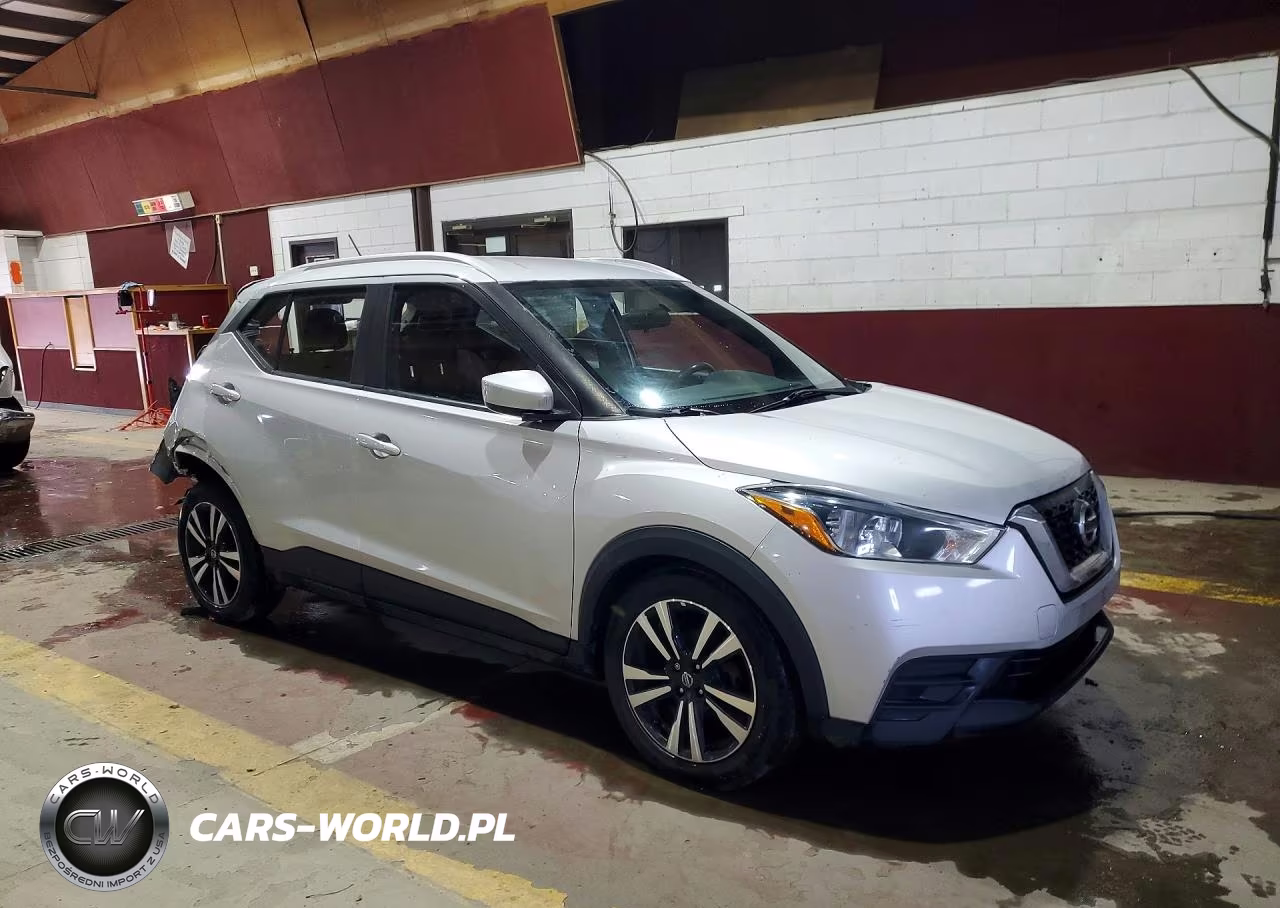 2019 Nissan Kicks S VIN:3N1CP5CU5KL503827 - 4
