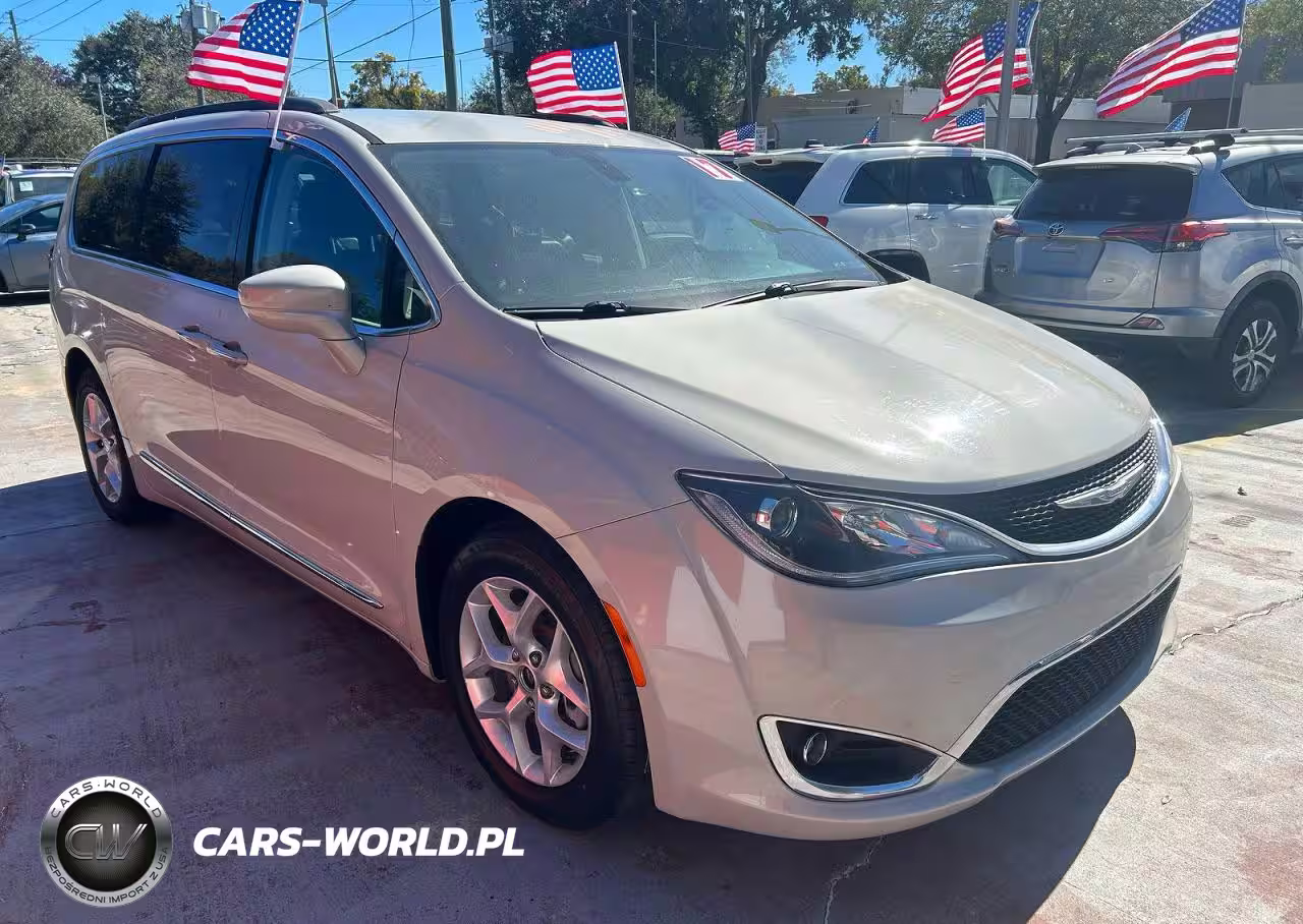 2017 Chrysler Pacifica Touring L