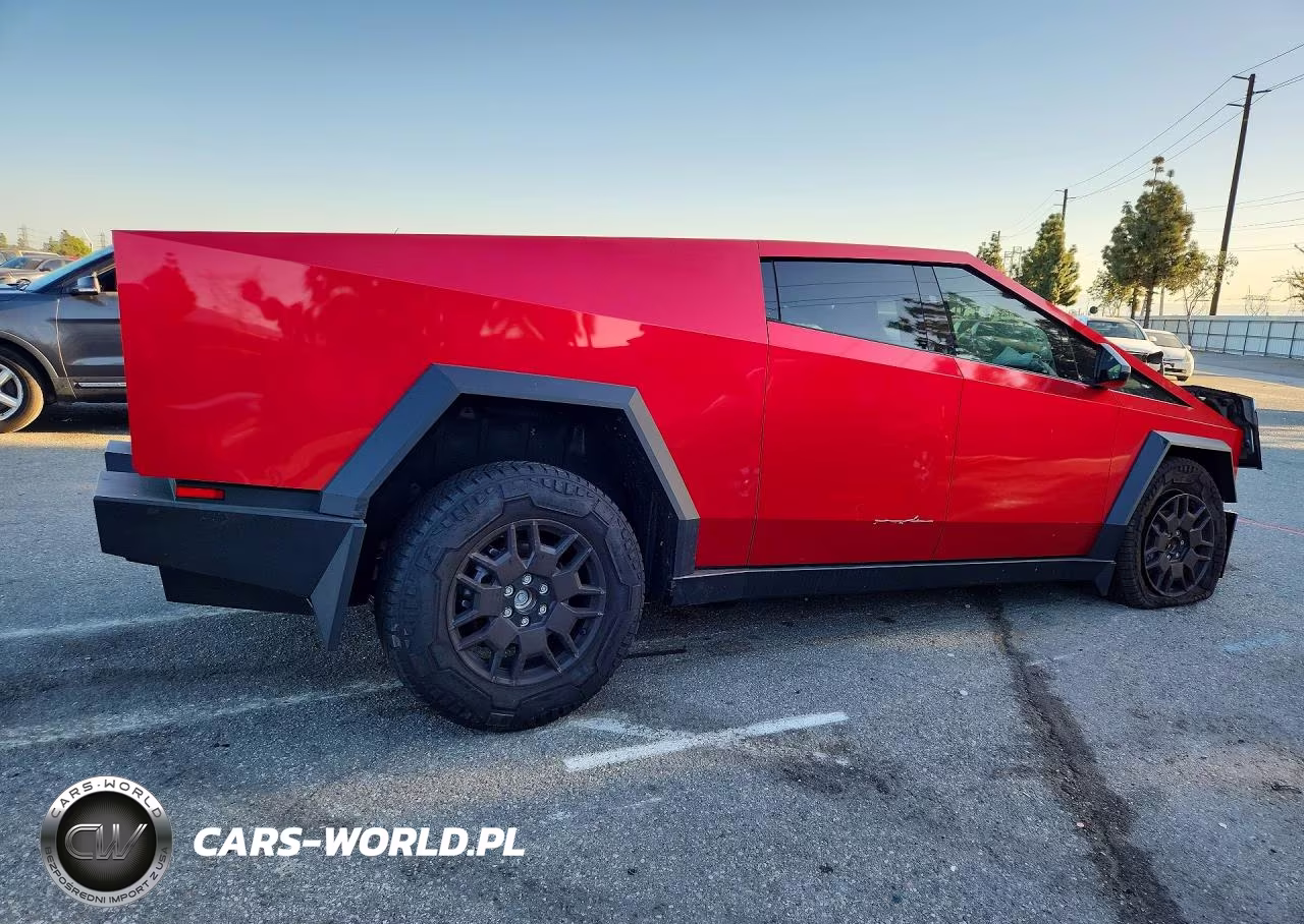 2025 Tesla Cybertruck VIN:7G2CEHEE2SA071779 - 3