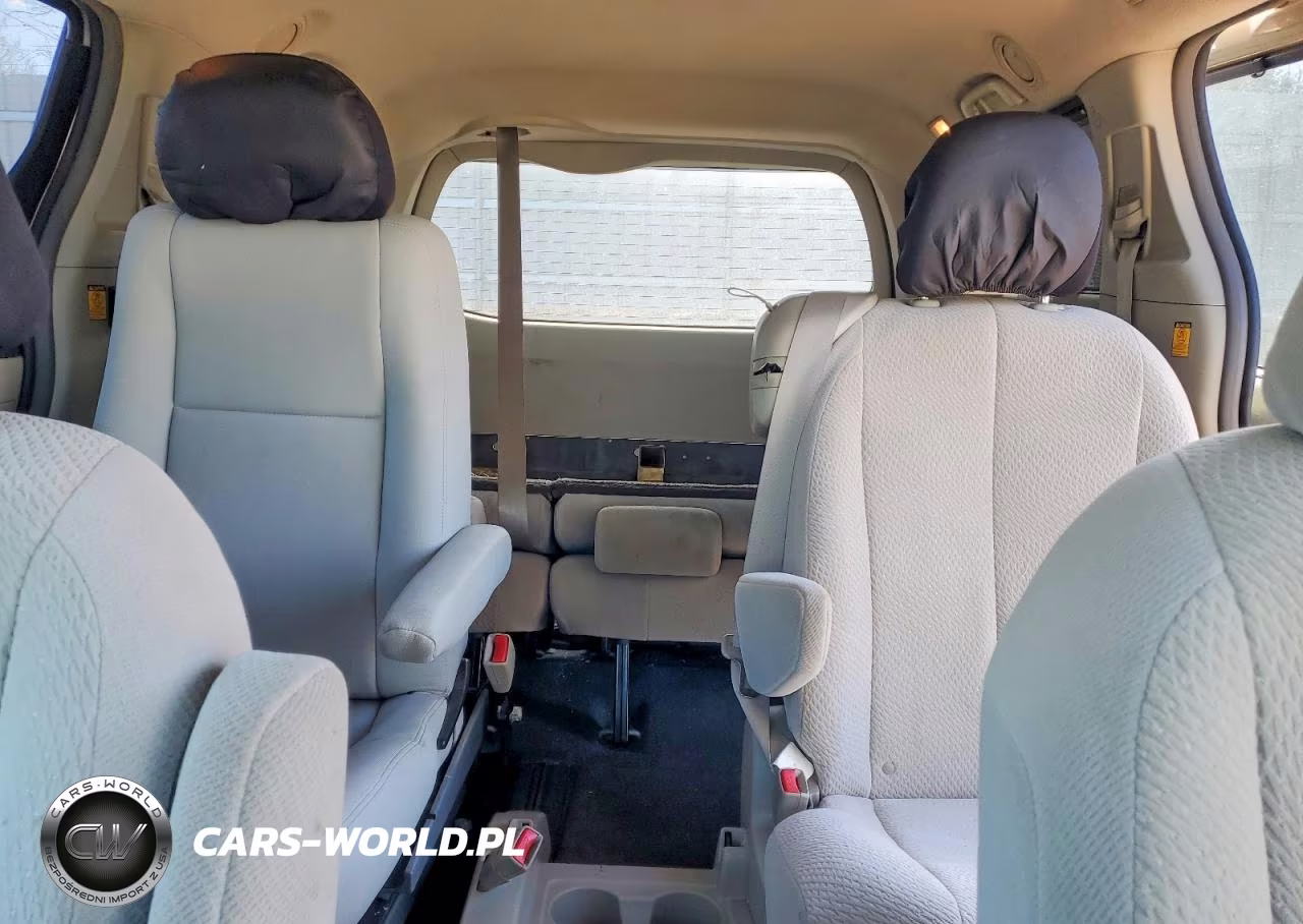 2011 Toyota Sienna Le VIN:5TDKK3DC6BS005177 - 10