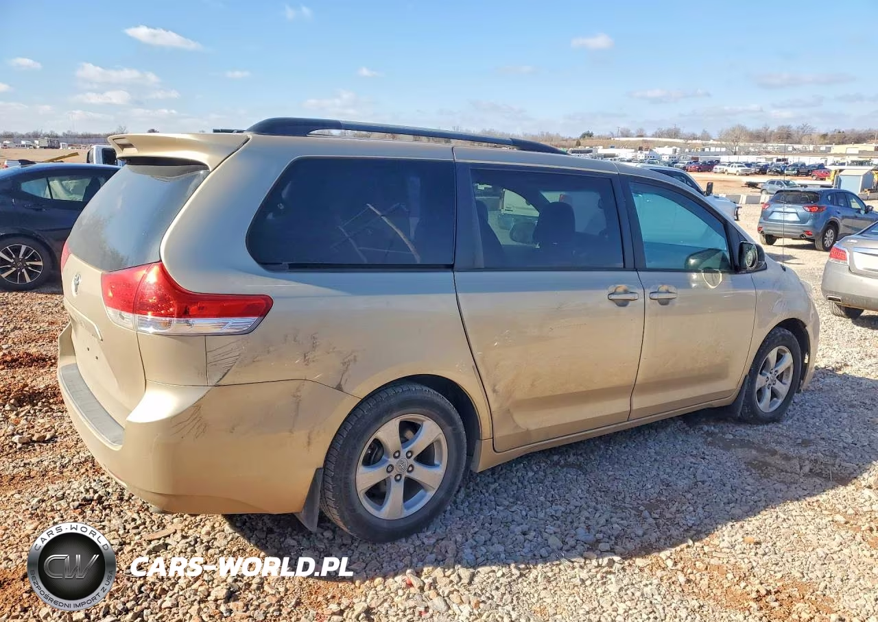 2011 Toyota Sienna Le VIN:5TDKK3DC6BS005177 - 3