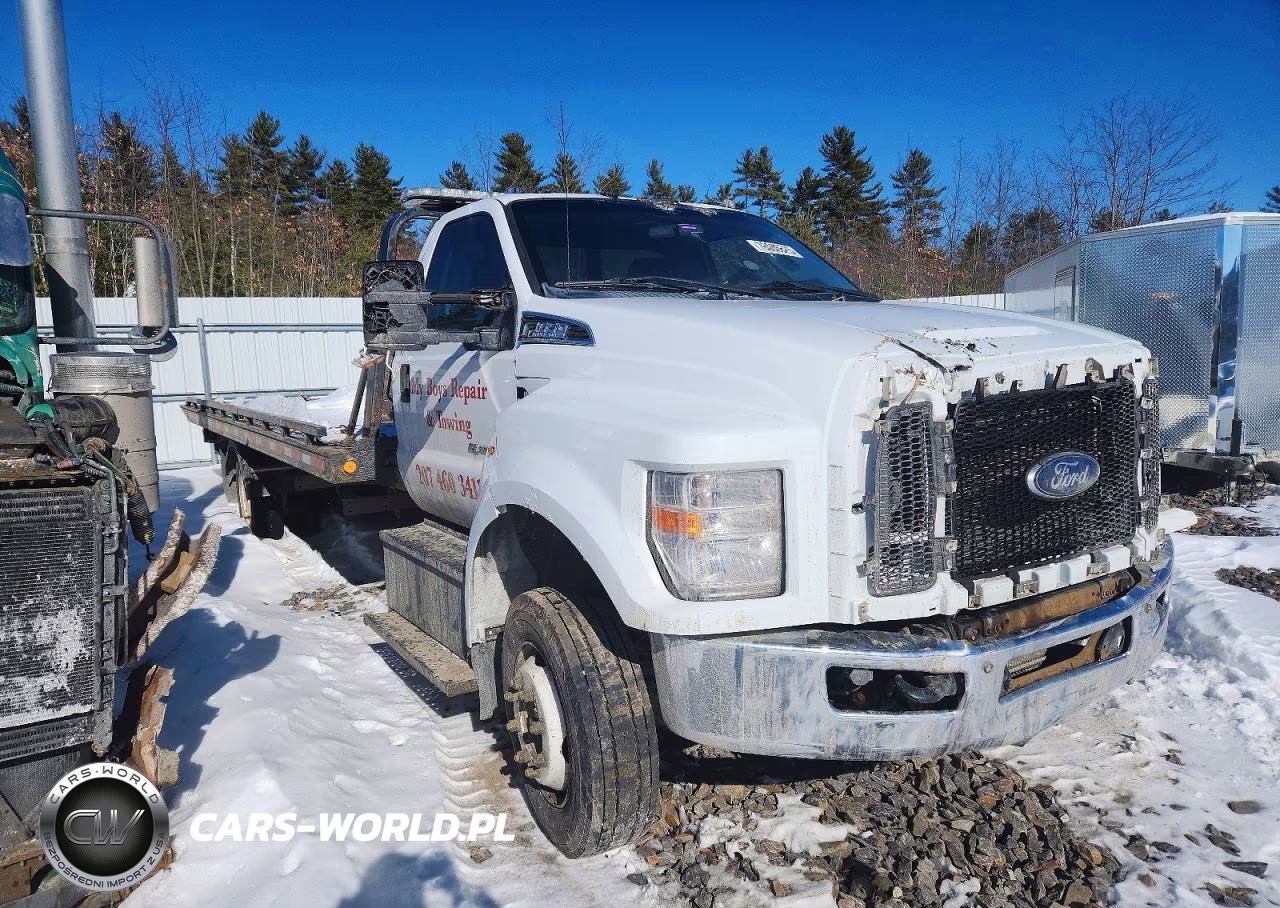 2017 Ford F650 Super Duty Rollback Truck