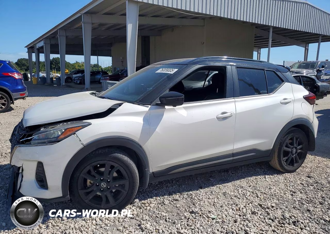2021 Nissan Kicks Sr