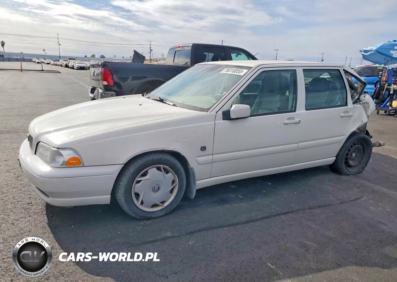 1999 Volv S70
