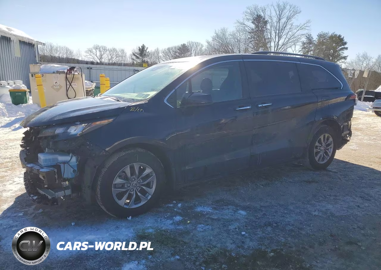 2025 Toyota Sienna Xle