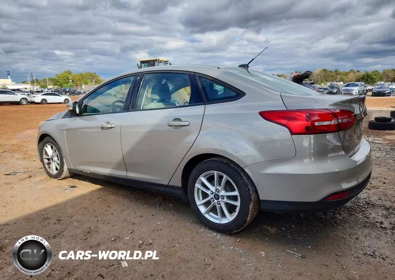 2016 Ford Focus Se VIN:1FADP3F2XGL210885 - 2