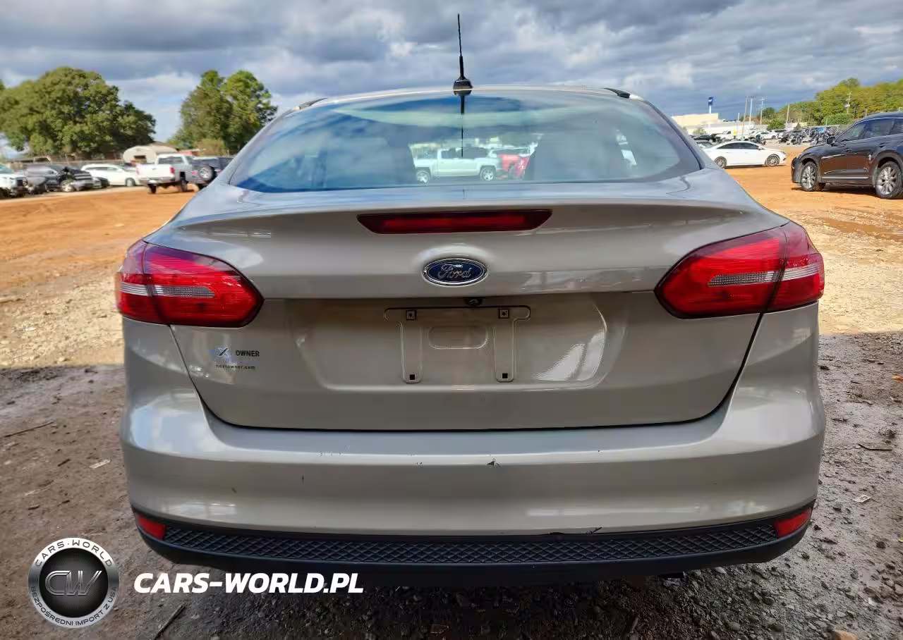 2016 Ford Focus Se VIN:1FADP3F2XGL210885 - 6