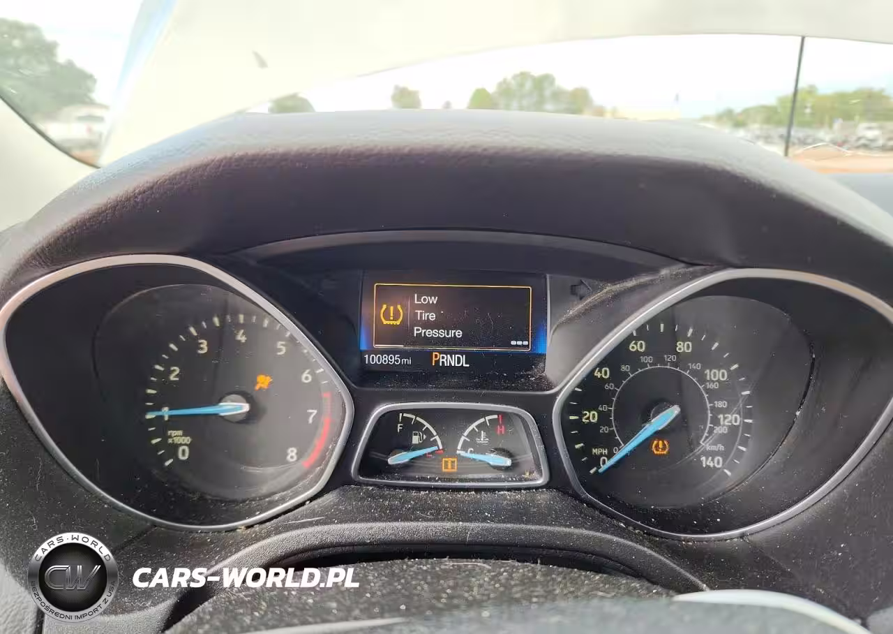 2016 Ford Focus Se VIN:1FADP3F2XGL210885 - 9