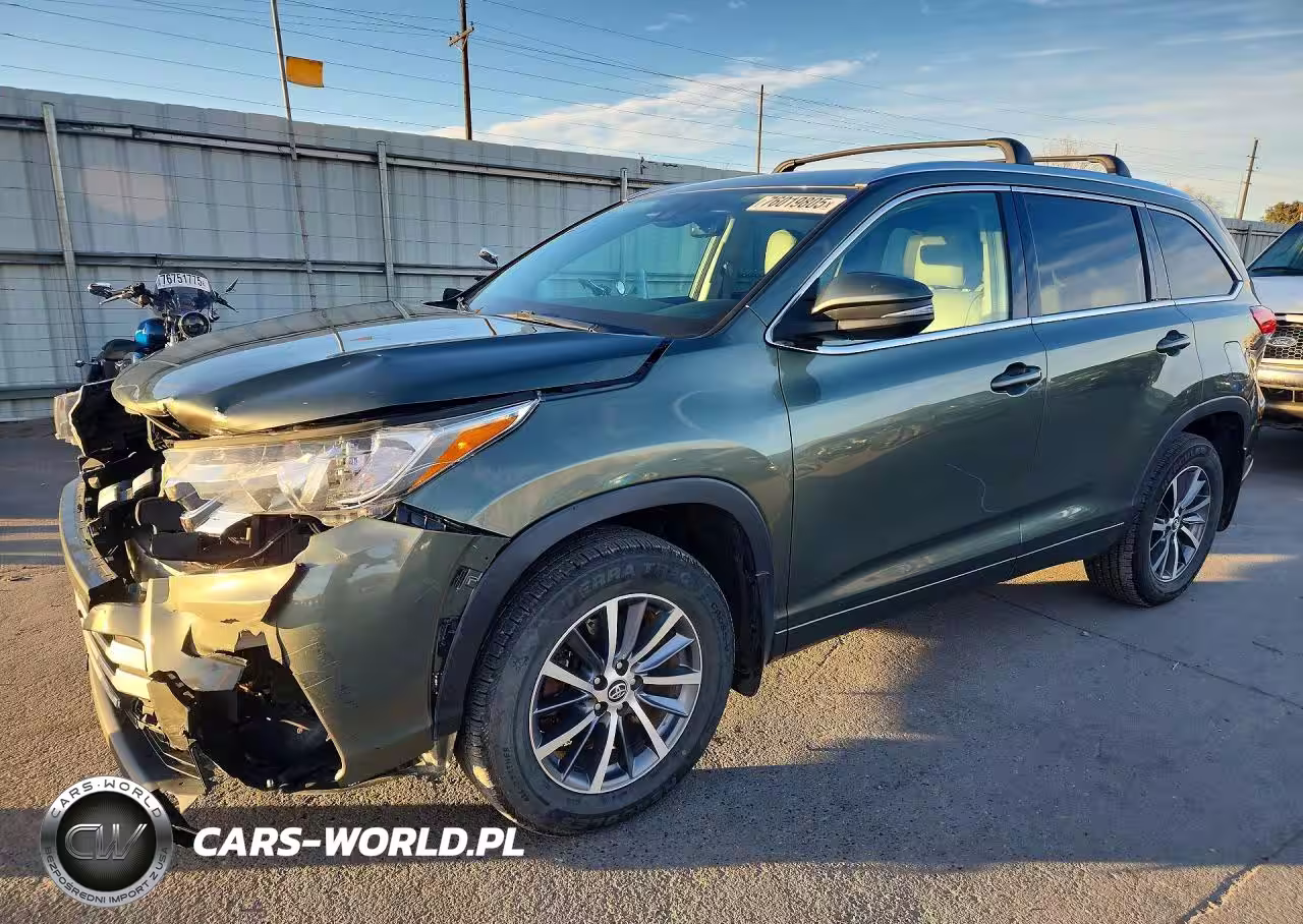 2017 Toyota Highlander Se