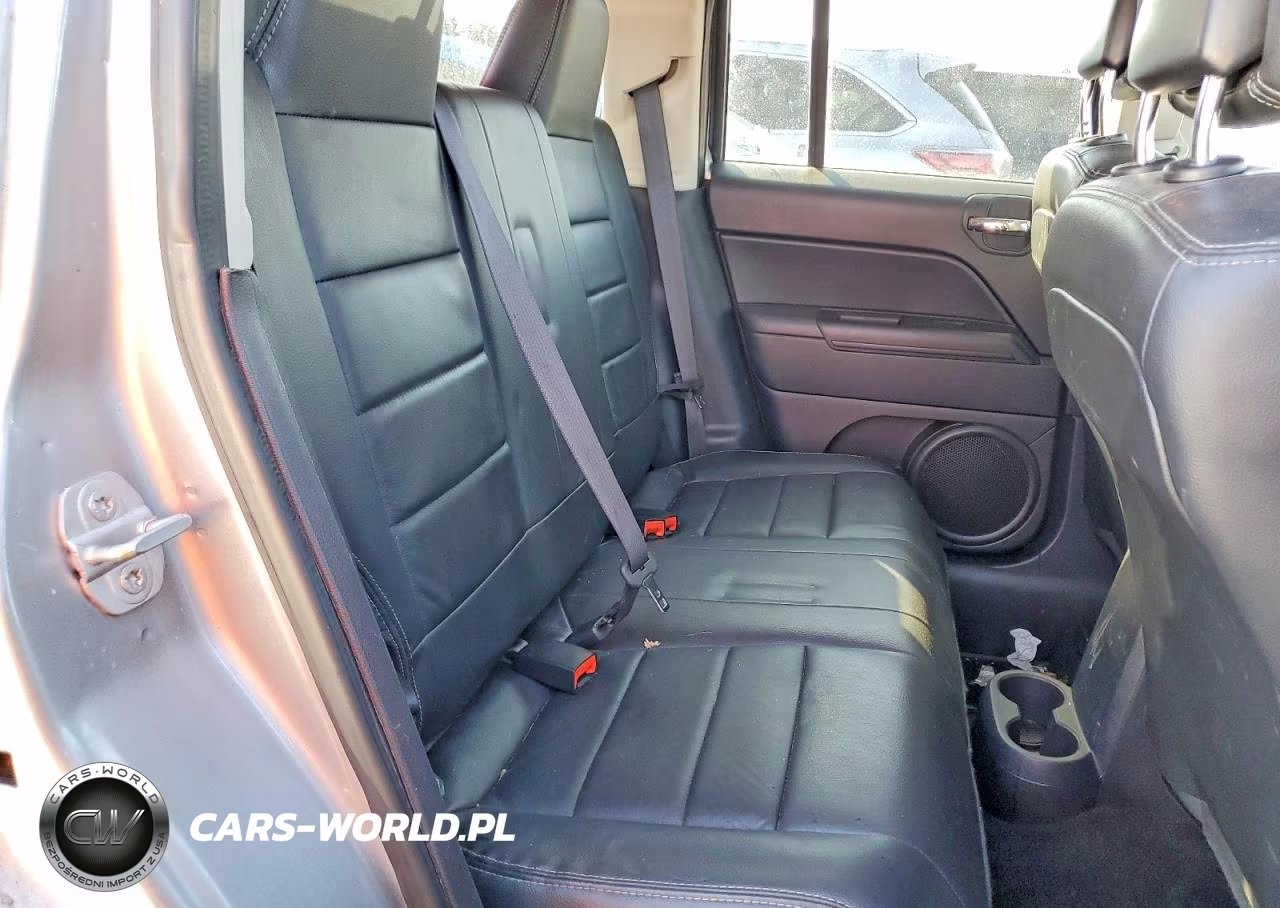 2016 Jeep Patriot Latitude VIN:1C4NJPFAXGD583708 - 10