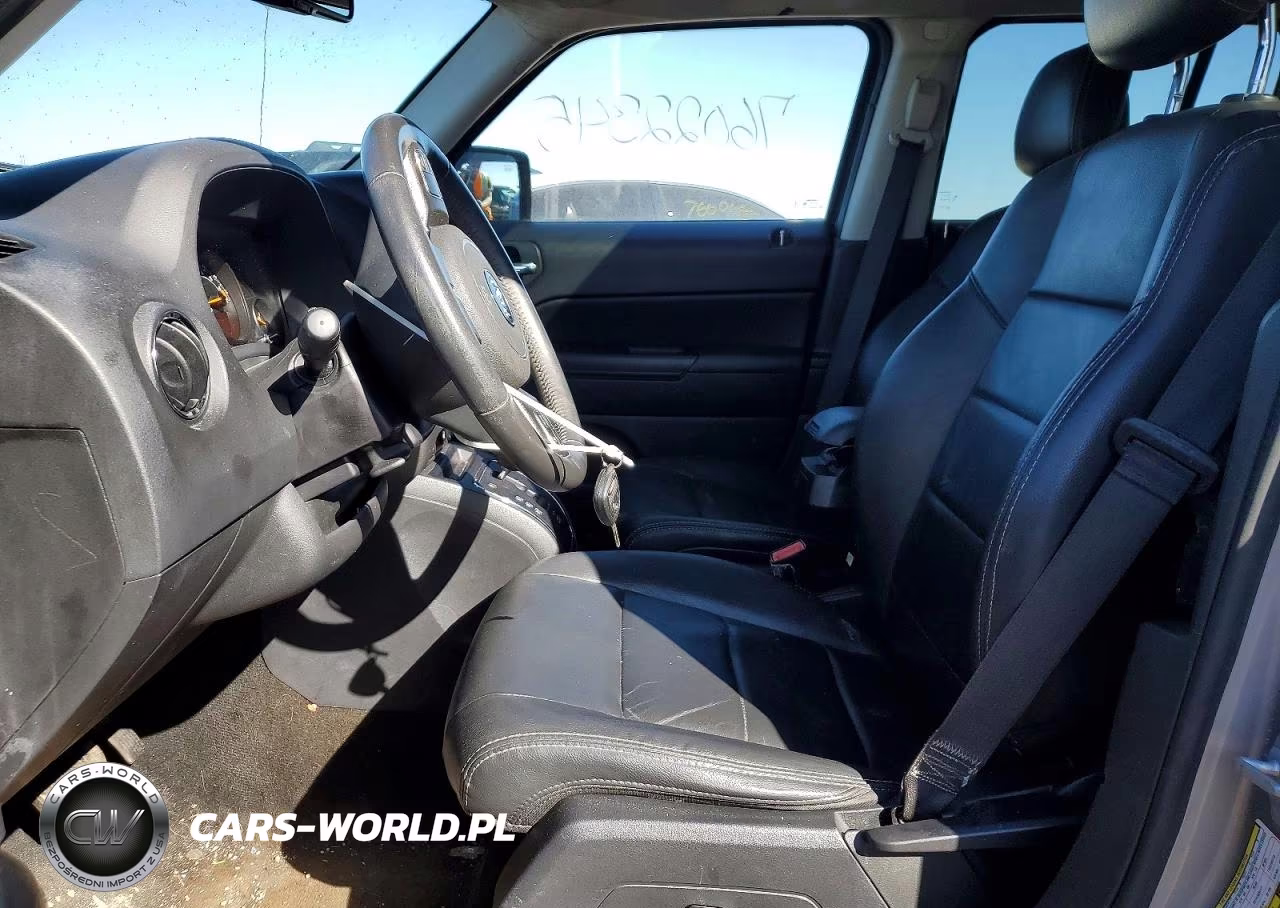2016 Jeep Patriot Latitude VIN:1C4NJPFAXGD583708 - 7