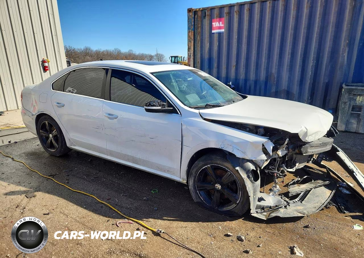2013 Volkswagen Passat Se VIN:1VWBP7A34DC012563 - 4