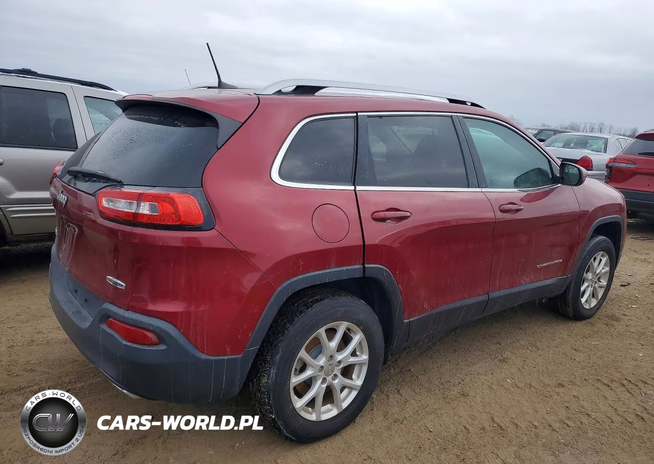 2017 Jeep Cherokee Latitude VIN:1C4PJMCS2HW646990 - 3