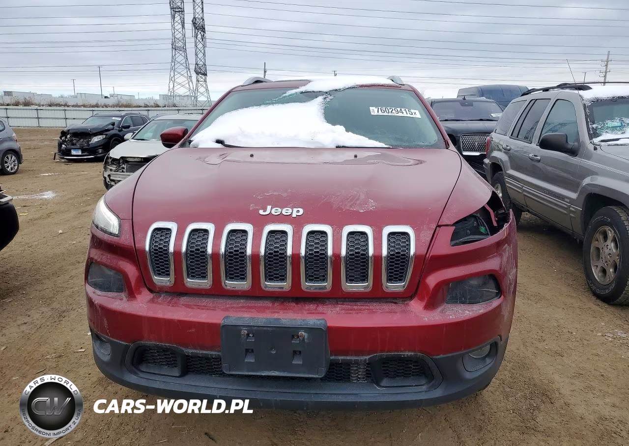 2017 Jeep Cherokee Latitude VIN:1C4PJMCS2HW646990 - 5