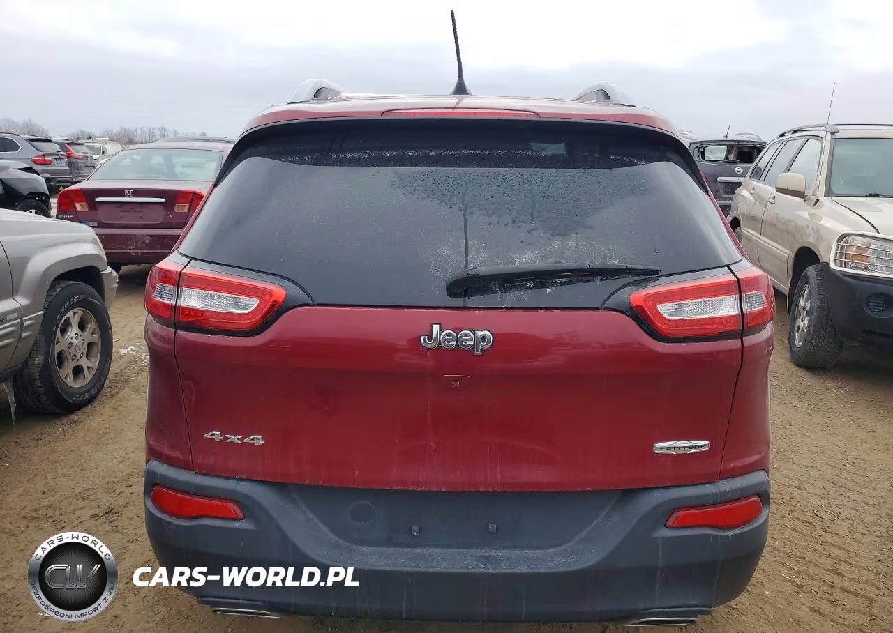 2017 Jeep Cherokee Latitude VIN:1C4PJMCS2HW646990 - 6
