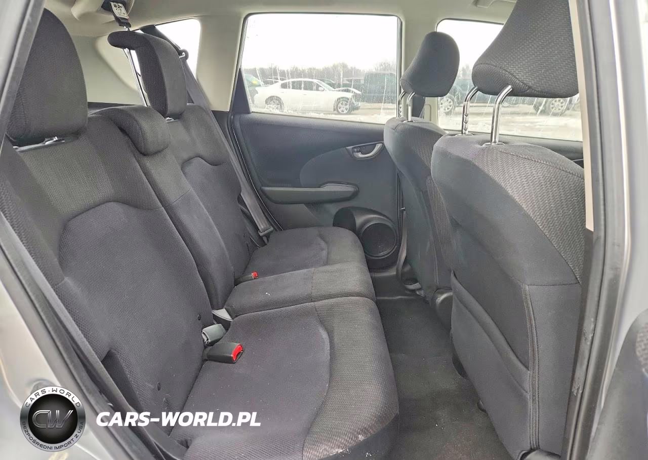 2013 Honda Fit Sport VIN:JHMGE8H5XDC010987 - 11